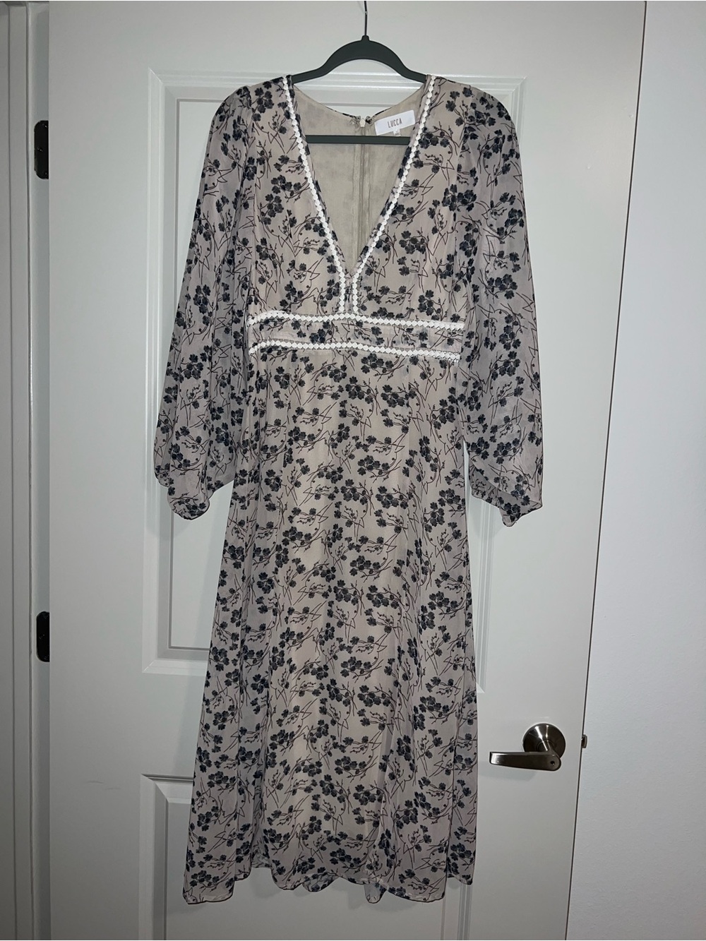 Women’s Long Sleeve Floral V-Neck Midi Dress - Beige/Black